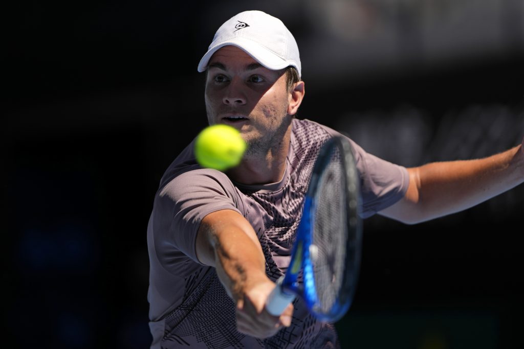 Kecmanović prošao posle drame