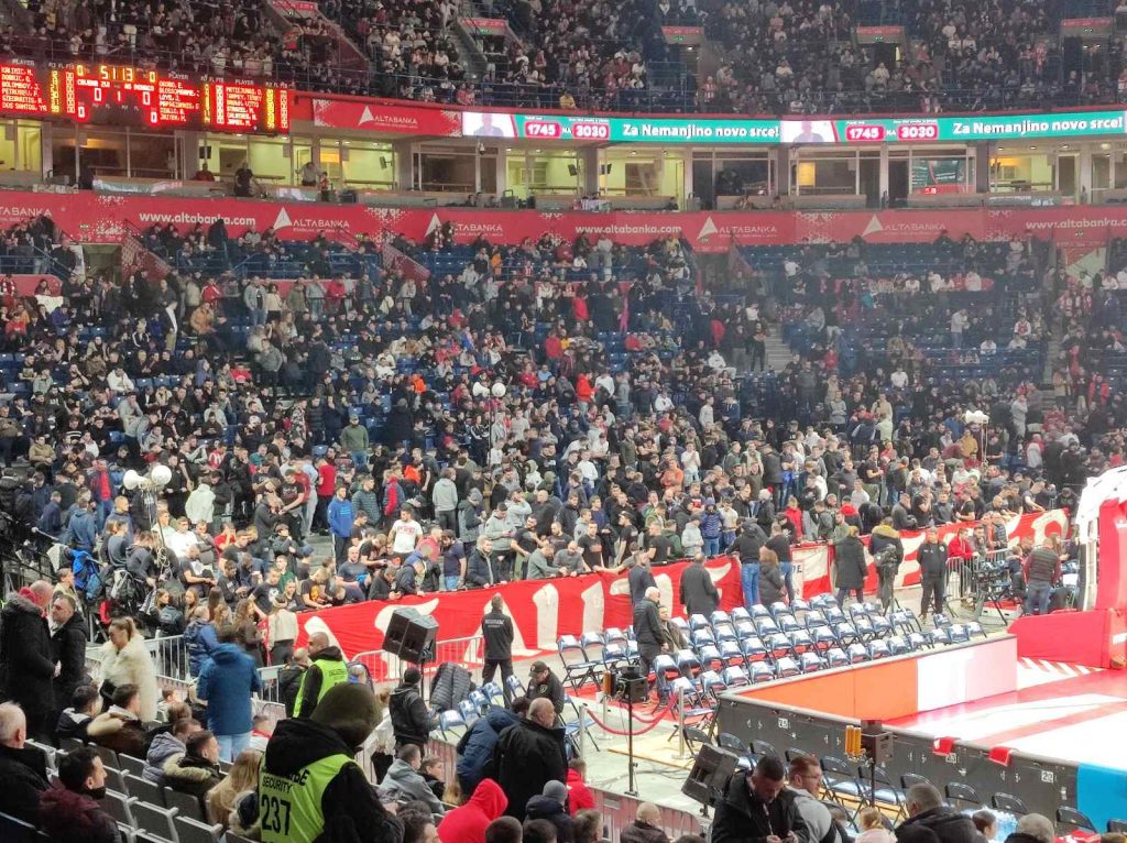 PUNI SE ARENA „Delije“ ne posustaju, Monako očekuje paklena atmosfera (VIDEO)