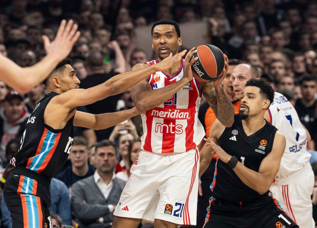 EGAL NA POLUVREMENU Očajna prva, ali znatno bolja druga Zvezdina deonica! Davidovac doneo izjednačenje uz zvuk sirene (VIDEO)