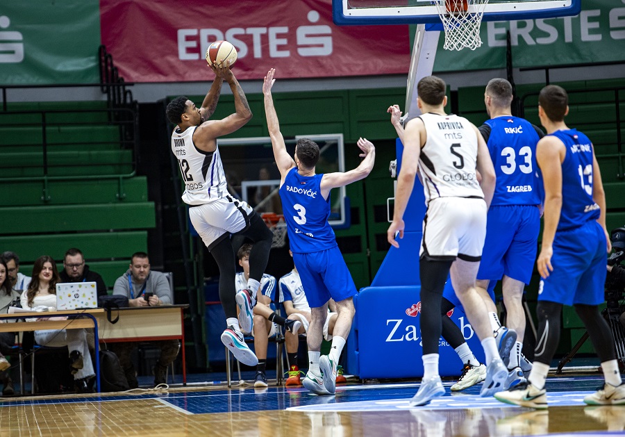 POLUVREME „Parni valjak“ sa pola gasa stekao 16 poena prednosti protiv Cibone!