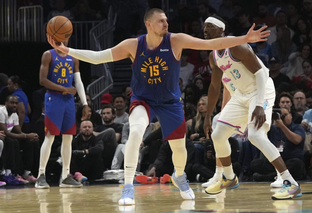 SRUŠIO FILADELFIJU, PA POSLAO PORUKU ZVEZDINOM KOŠARKAŠU Jokić: On je taj! (VIDEO)