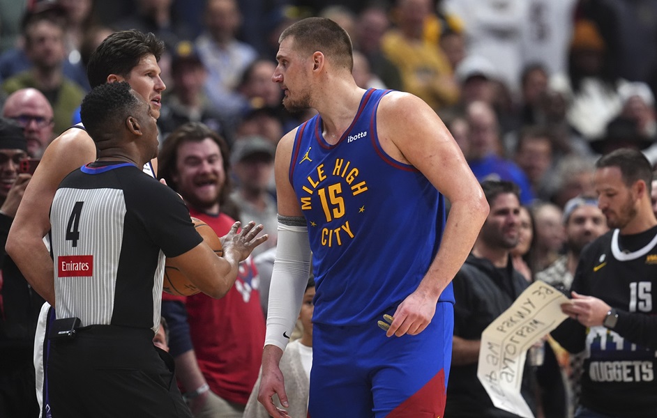 NBA LIGA Jokić tihovao, pa se razgoropadio u finišu! Srbin u poslednja četiri minuta ubacio 14 poena i slomio žilavu Filadelfiju (VIDEO)