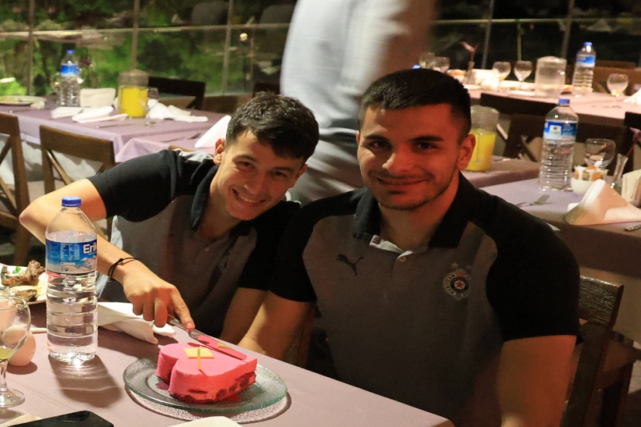 OD TURSKIH SPECIJALITETA DO MORSKIH PLODOVA Evo šta fudbaleri Partizana imaju na meniju u Antaliji (VIDEO)