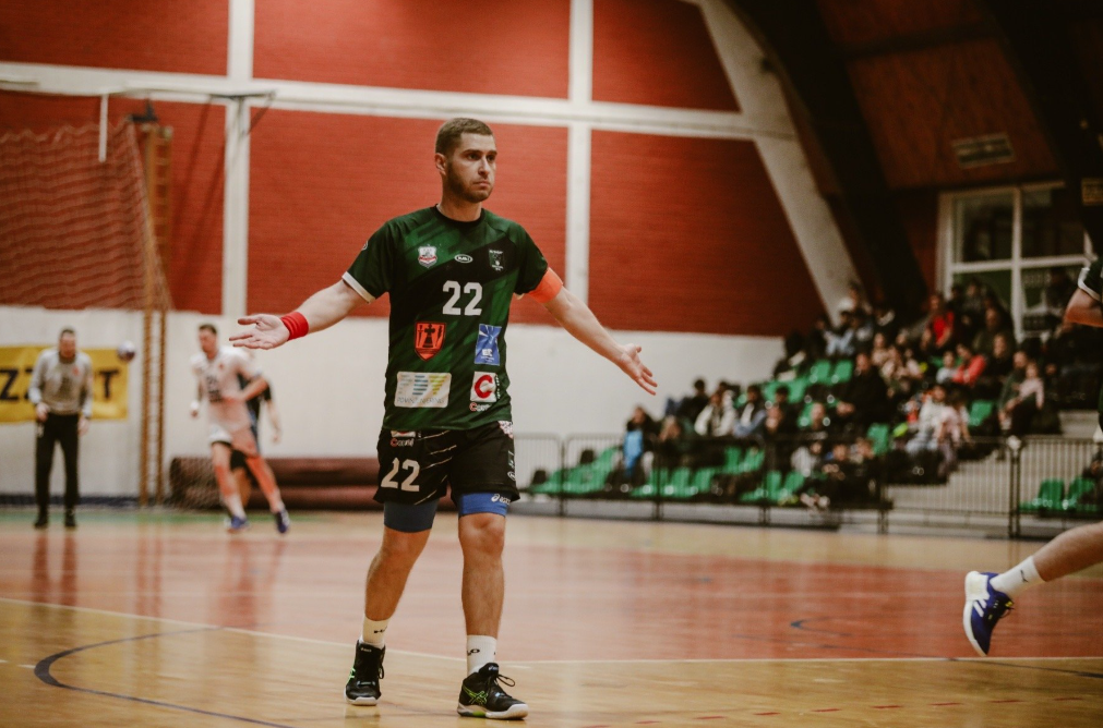 JEDINSTVEN SLUČAJ Predsednik kluba igra za člana elite: Još se ne okrećem na „čiko“! Saigrači me zovu kao i svi – Limun