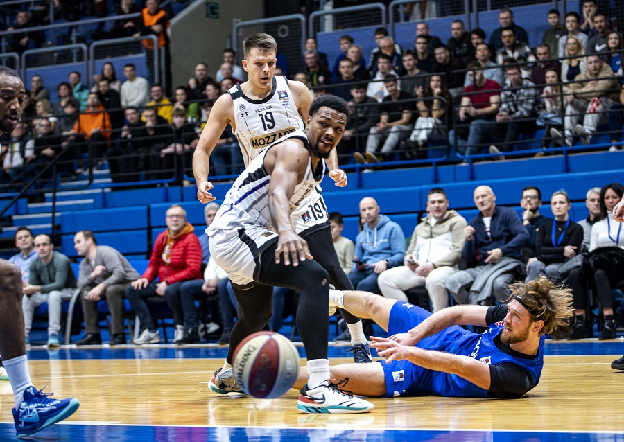SJAJNA UVERTIRA PRED DERBI Partizan se prošetao „Draženovim domom“! Karlik Džons bez minuta na parketu