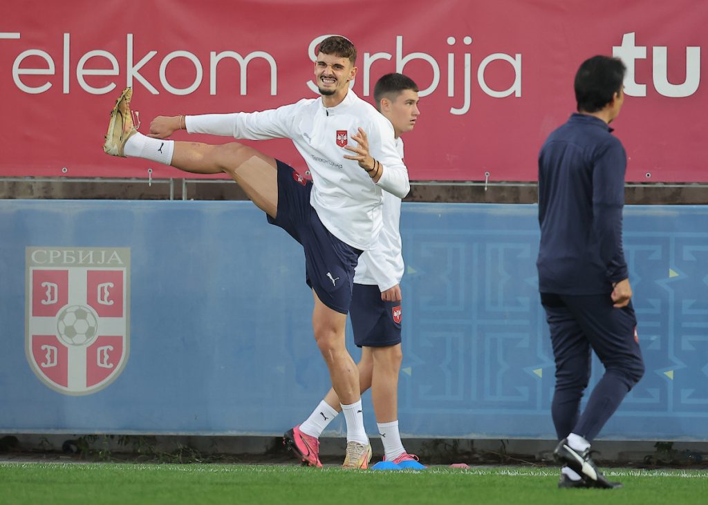 SAMO ZA PIKSIJA Prelep gol Srbina za radost navijača Milvola (VIDEO)