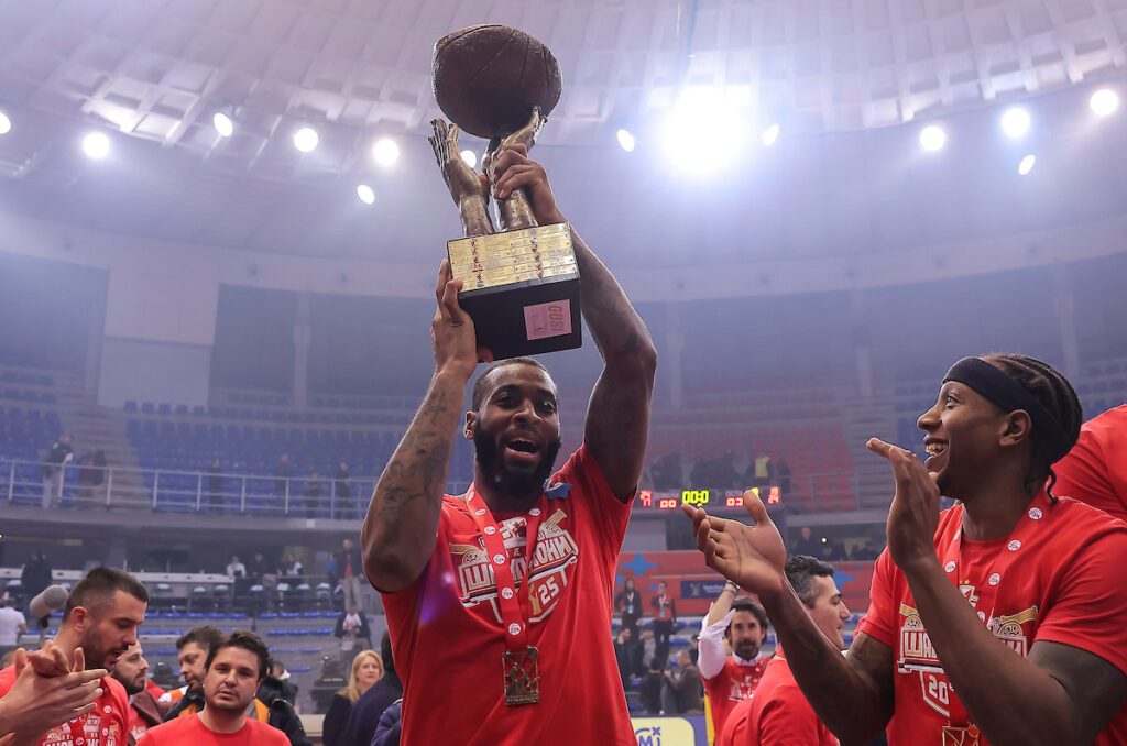 KODIJEV MEĐUPROSTOR Kako su vuk i terapeut rešili finale Kupa u Nišu? (VIDEO)