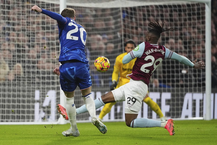 PREMIJER LIGA Čelsi iskoristio debakl Sitija i popeo se na četvrto mesto (VIDEO)