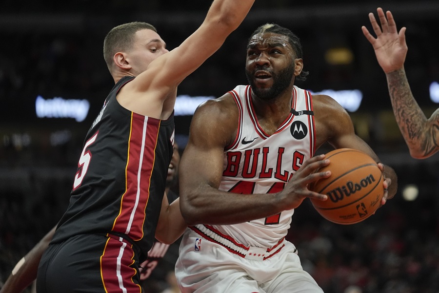 NE POMAŽE NI ODLIČNI JOVIĆ Majami izgubio u Čikagu! Istakao se novajlija (VIDEO)