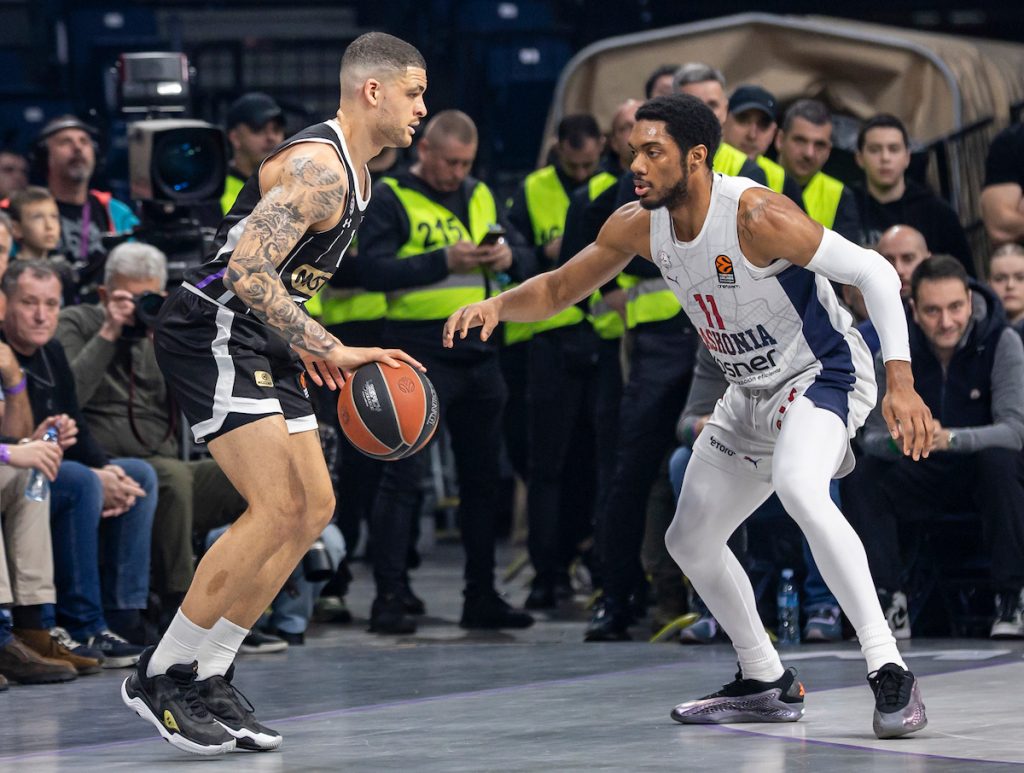IGRA MAČKE I MIŠA Brutalni Partizan se iživljava nad Baskonijom! Crno-beli na poluvremenu vode 20 razlike