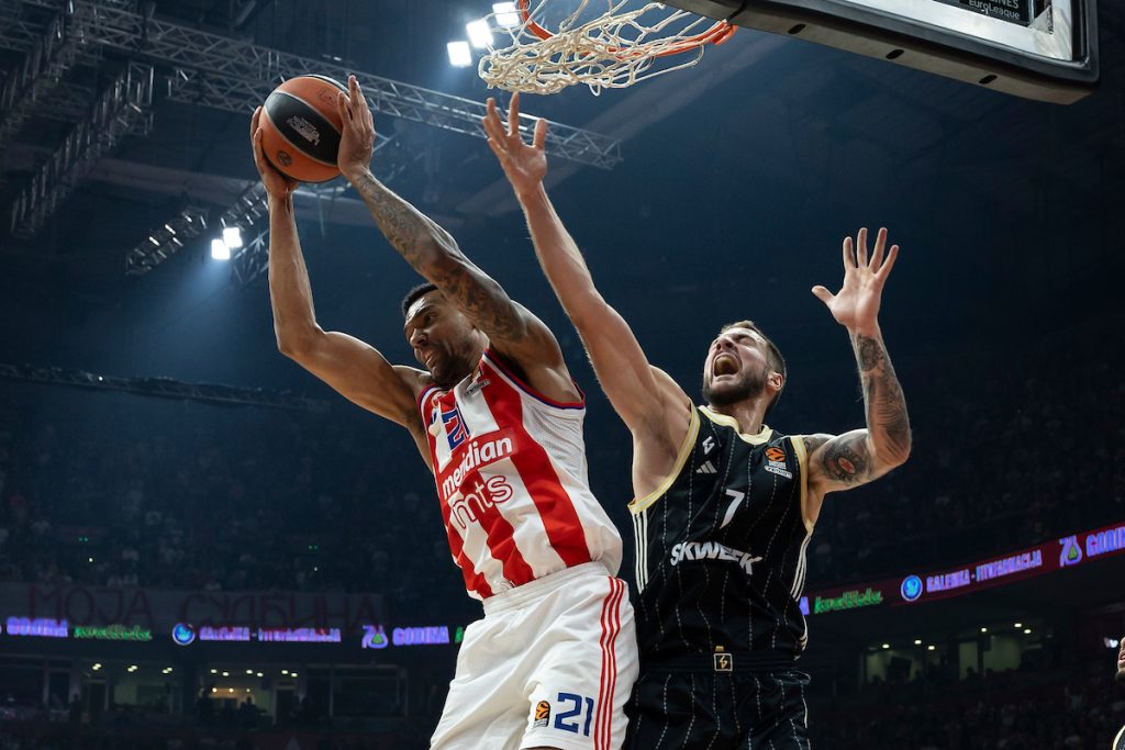 LOVERNJ RAZGALIO ARENU „Delije“ oduševio potez miljenika „grobara“! Ovo mu se ne dešava često! (FOTO)