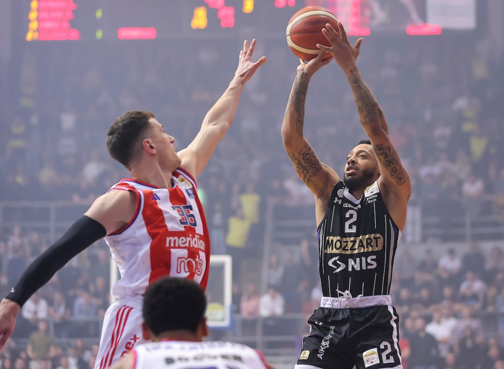 SUPERKOMPJUTER ĆE DA RAZLJUTI „DELIJE“ Partizan ima duplo veće šanse od Zvezde da osvoji Evroligu! Slično je i kad je reč o plasmanu na fajnal-for!