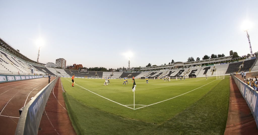 MOŽE MU SE KAD JE OJADIO PARTIZAN Najveći promašaj kluba iz Humske se hvali mašinom od 150.000 evra (FOTO)