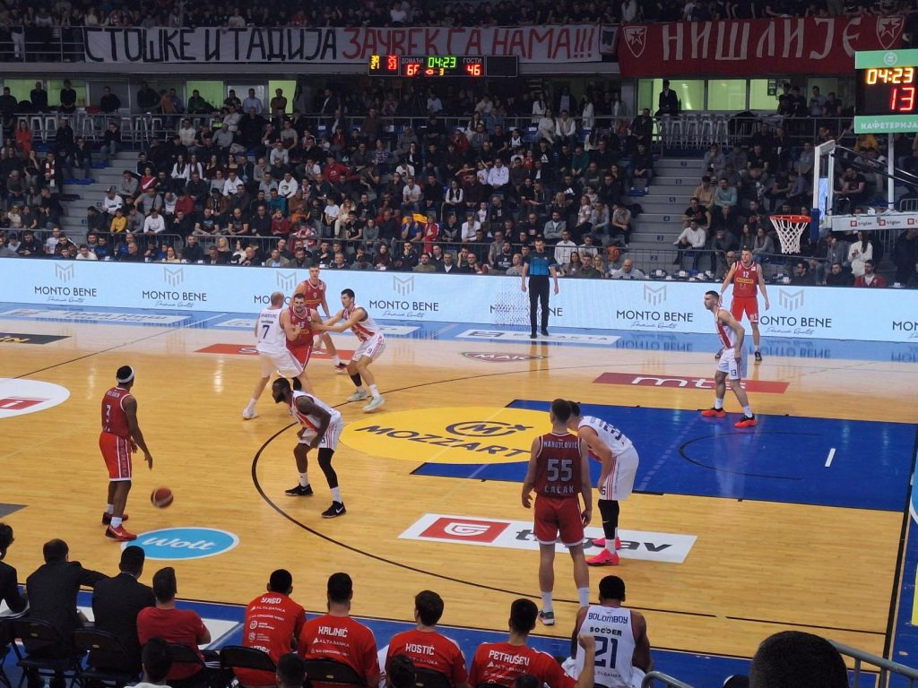 ZVEZDA LAGANO KRENULA U ODBRANU TROFEJA Crveno-beli ubedljivi protiv Borca iz Čačka! Kostić oduševio Pešića i „delije“ (VIDEO)