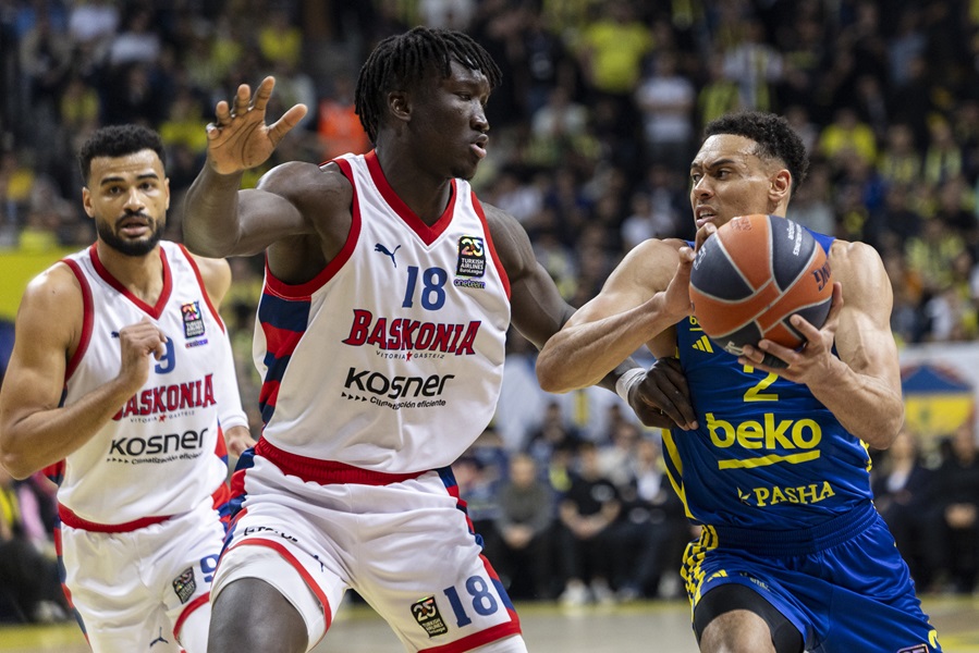 Fener srušio Baskoniju i preuzeo lidersku poziciju