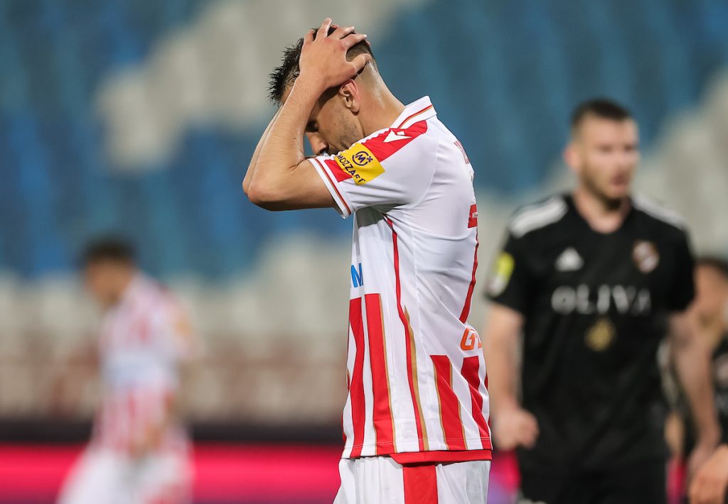 Ispad nekadašnjeg igrača Zvezde: Pešić hteo da izvede penal, trener ga odmah zamenio