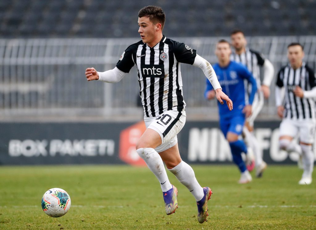 Nekadašnji biser Partizana operisao koleno