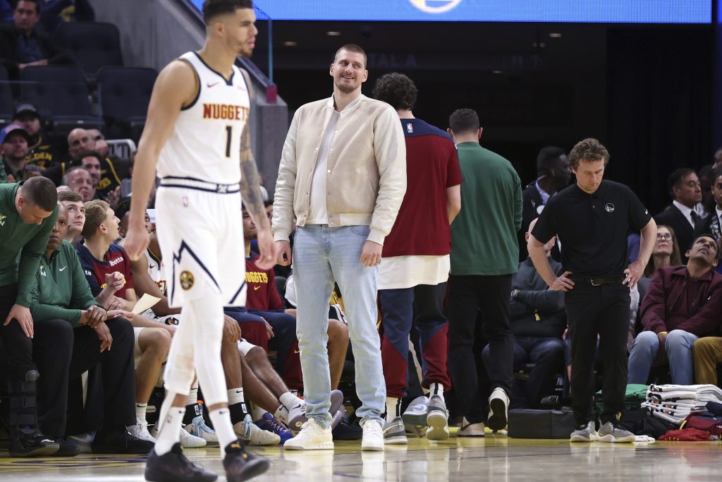 Gleda i ne veruje! Jokić umalo da zaplače od muke (VIDEO)