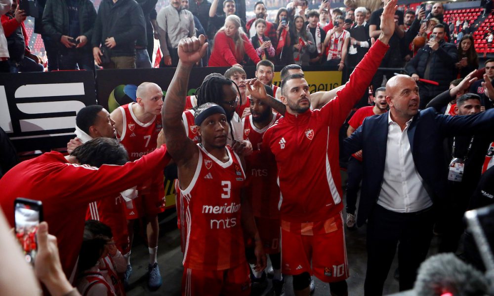 Košarkaši Crvene zvezde posle pobede nad Olimpijakosom (Foto: Starsport)