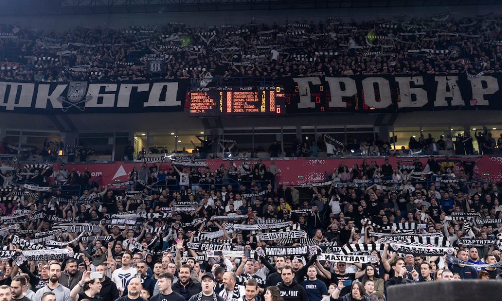 Navijači Partizana na utakmici protiv Baskonije (Foto: Starsport)