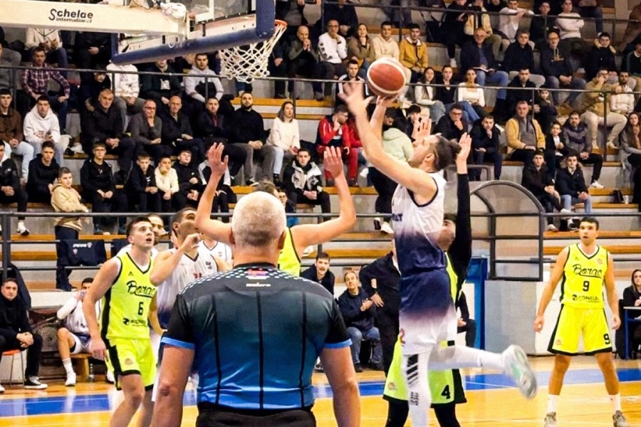 BEZ PROMENA U VRHU DRUGE MUŠKE LIGE Piroćancima regionalni derbi, Niš MaxBet pregazio Dunav