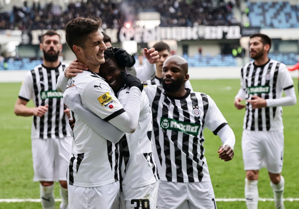 USPAVANKA, PA GOLOVI NA „LAGATORU“ Tekstilac smanjio prednost crno-belih, Nikolić povećao na 3:1 (VIDEO)