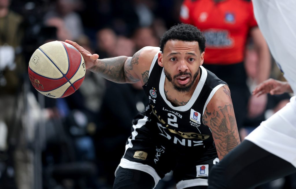 DAN PRED MEČ U ATINI Karlik Džons se pohvalio novom tetovažom (FOTO)