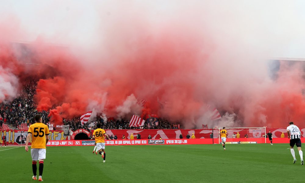 Bakljada "delija" na utakmici protiv Spartaka (Foto: Starsport)