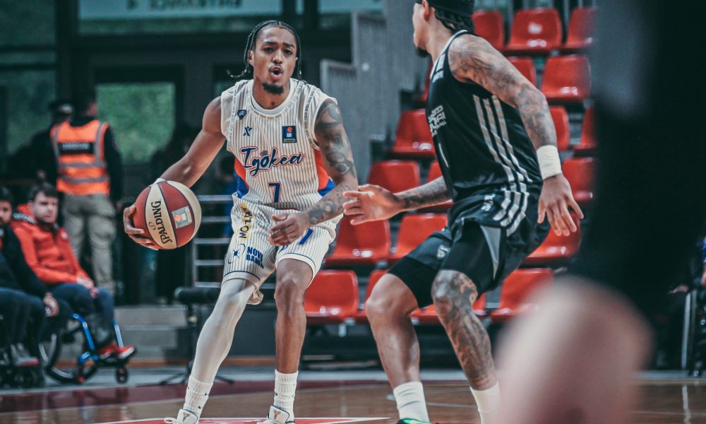 Brajs Džons na utakmici protiv Dubaija (Foto: Starsport)