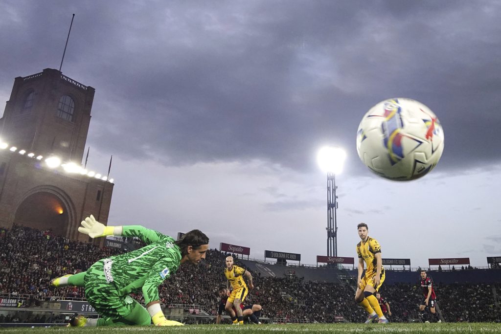 Kako proslaviti gol protiv Intera u 94. minutu? Staneš sa navijačima, otvoriš šiber… (VIDEO)