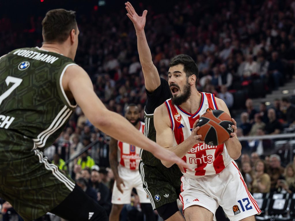 Poluvreme u Minhenu – Zvezda kontroliše ritam i ima sedam poena prednosti!