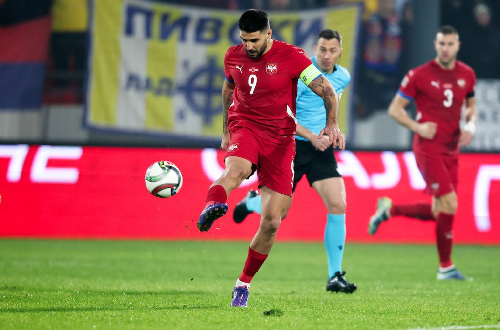 Da li je moguće? Englezi tvrde: Posrnuli velikan želi Mitrogola!