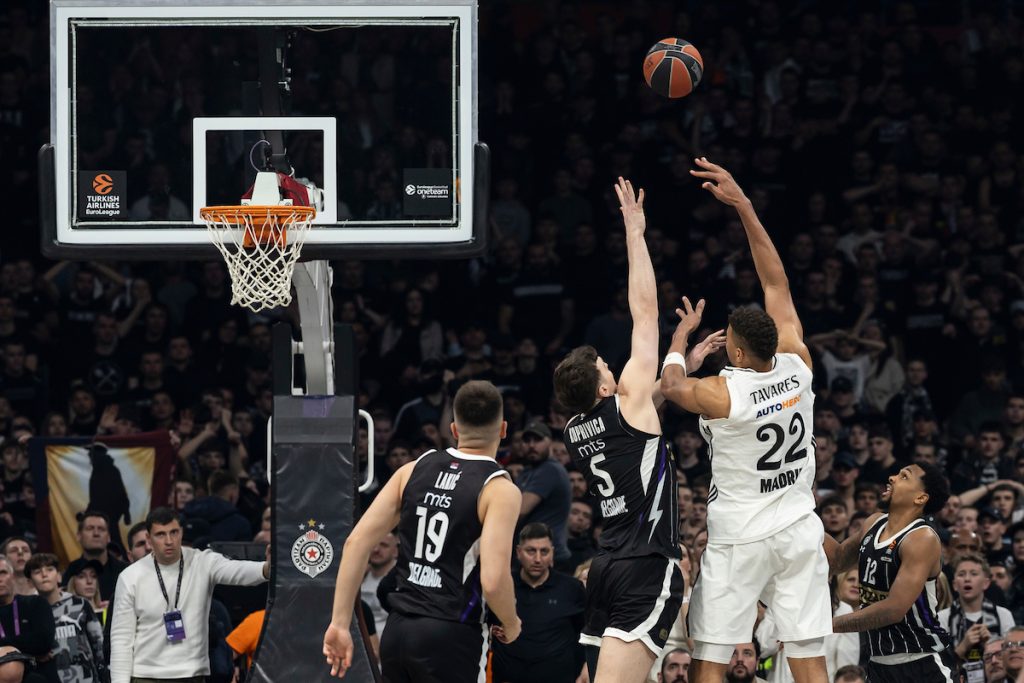 Navijači Reala karikaturom ujeli „grobare“ za srce (FOTO)