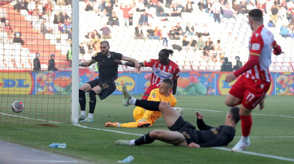 Može li haljinica za kapitena? – Zvezda isprozivala Jovanovića!