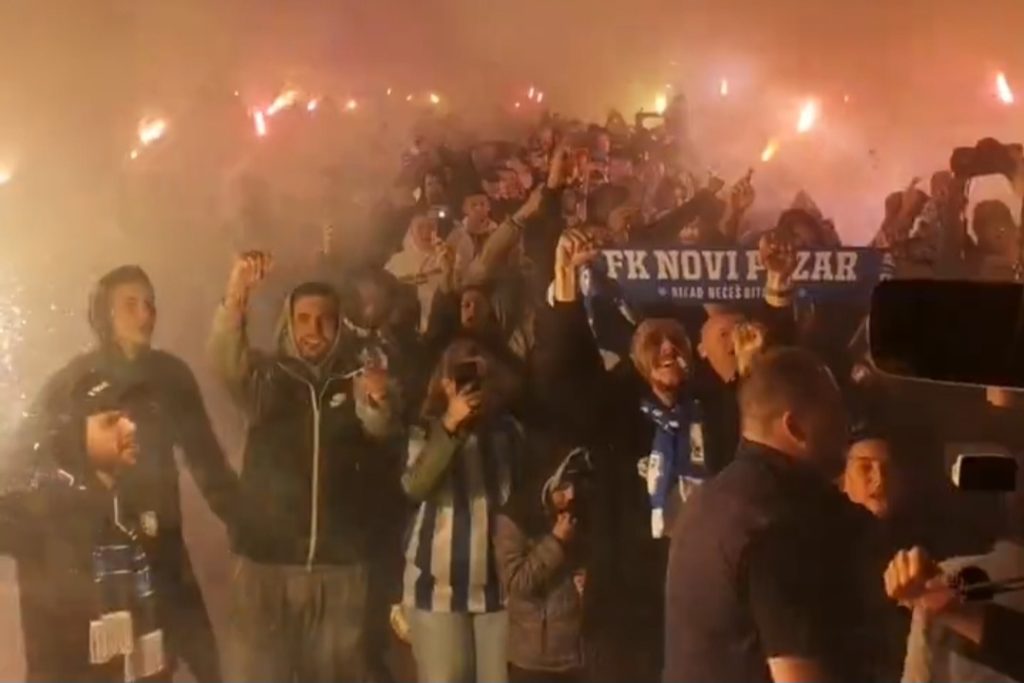 Novi Pazar nije spavao, doček fudbalera u centru grada za pamćenje