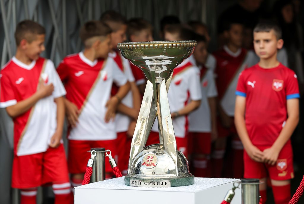 Kreativnost na delu: „Delije“ i „Firmaši“ napravili spektakularne koreografije! (VIDEO)