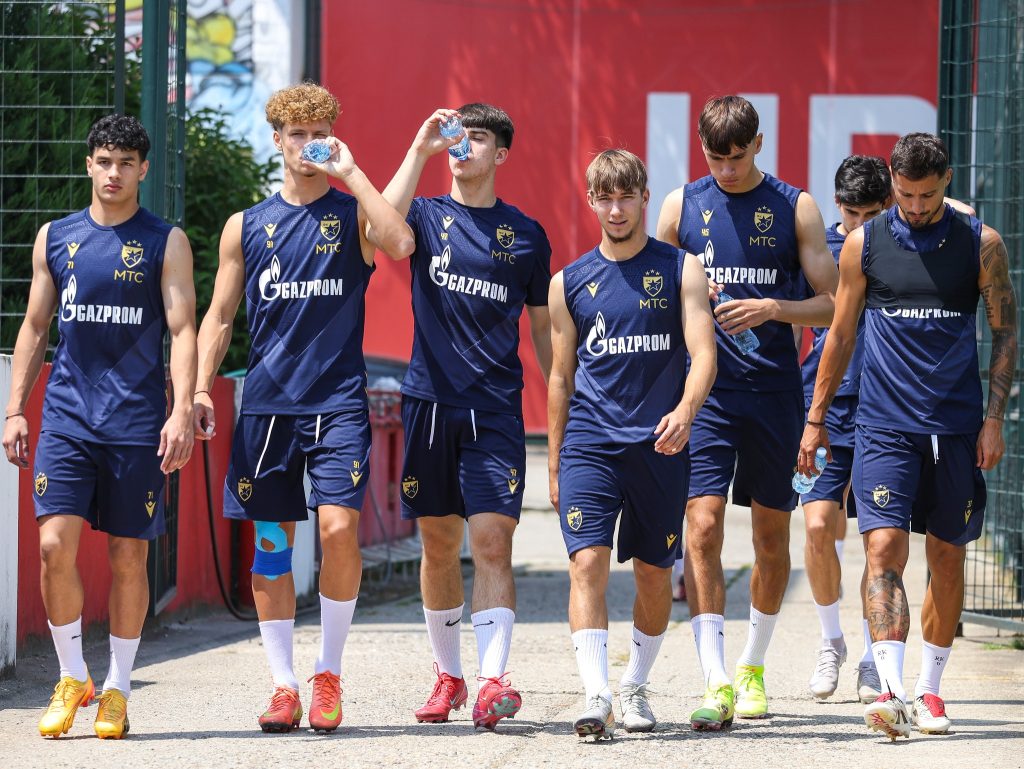 Milojević na Zlatibor poveo 21 igrača