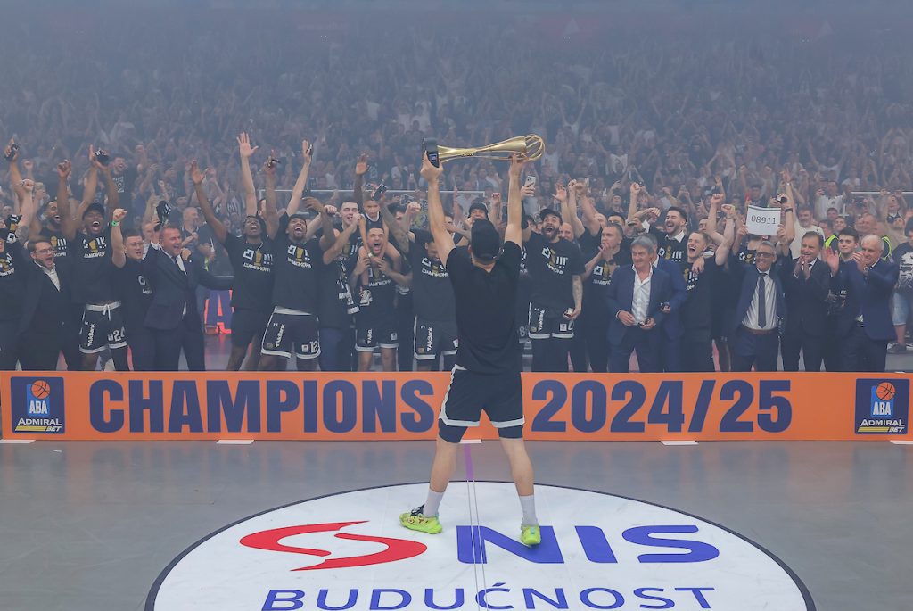 Partizan je šampion ABA lige! Počelo je veliko slavlje u Beogradskoj areni