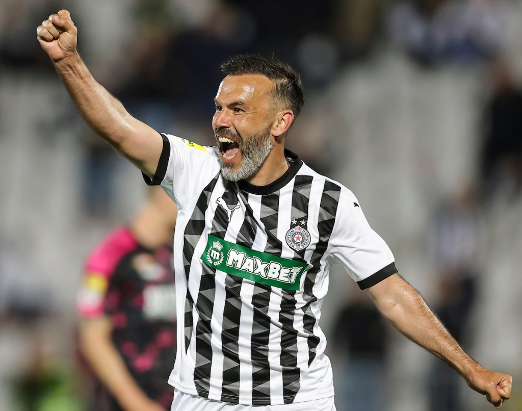 „Grobari“ mogu da odahnu: Slika koja govori 1.000 reči (FOTO)