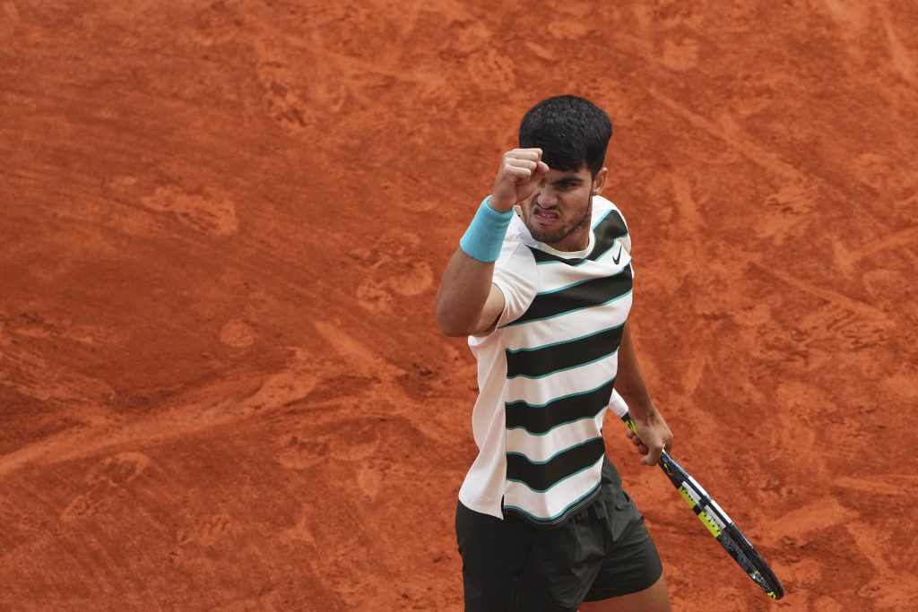 Finale kakvo Pariz nije video: Alkaraz u epskom meču slomio Sinera i odbranio titulu