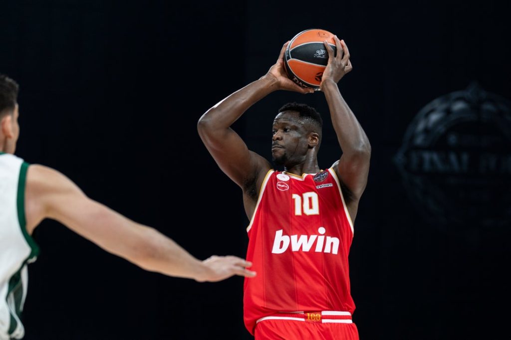 Loša vest za Olimpijakos, možda i za Zvezdu: Centar propušta celu sezonu!