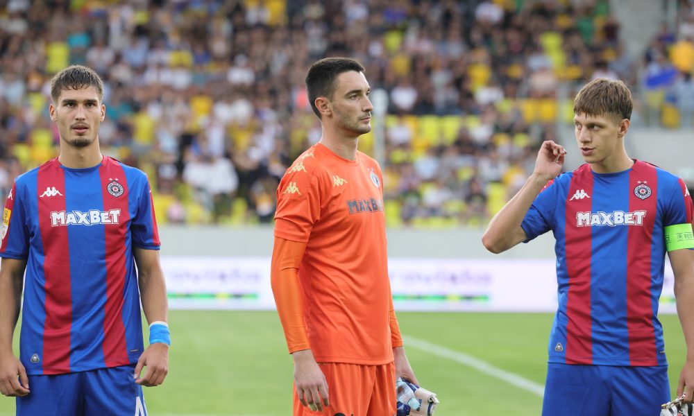 Miloš Krunić sa saigračima (Foto: FK Partizan)