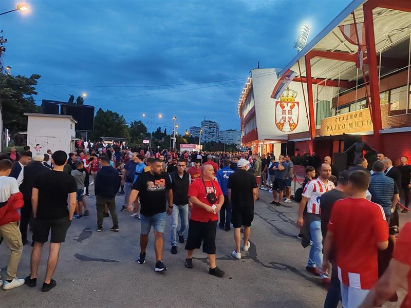 Evropa je druga priča: Gužva oko „Marakane“ (VIDEO)