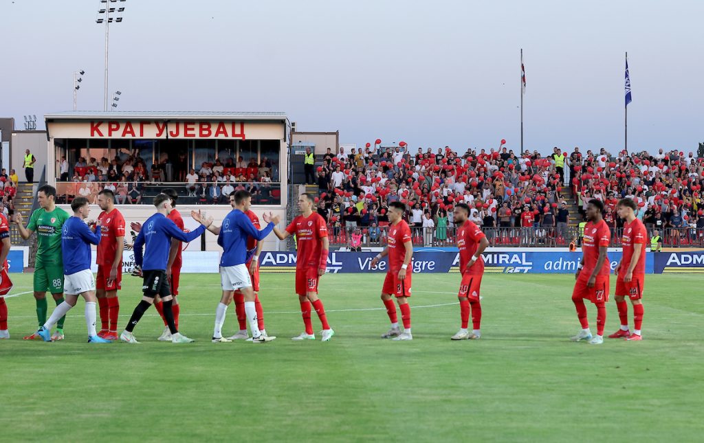 Neverovatna scena u Kragujevcu: Ugasili se reflektori, mrak se spustio na „Čika Daču“!