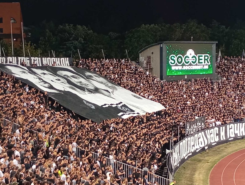 Moćna poruka i koreografija „grobara“: Seti se legendi što su grb taj nosili (VIDEO)