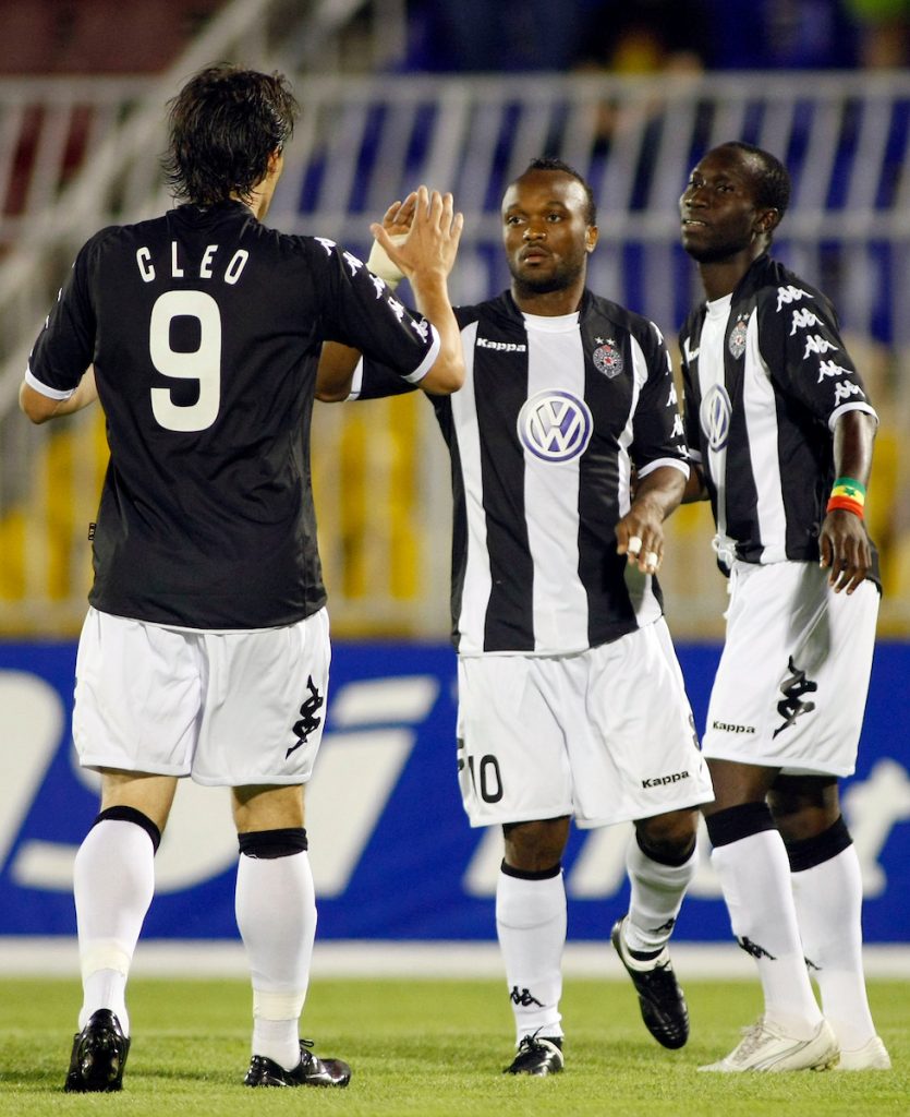 Dijara, Kleo, Žuka, Lola i Brana u crno-beloj pesmi na svadbi (VIDEO)