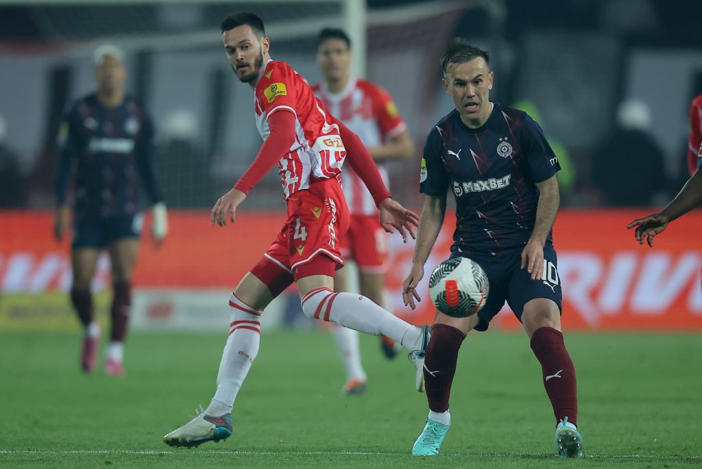 Zvezda ima novac, iskustvo, kvalitet i trofeje na svojoj strani, ali njeni navijači na jednoj stvari mogu samo da zavide Partizanu