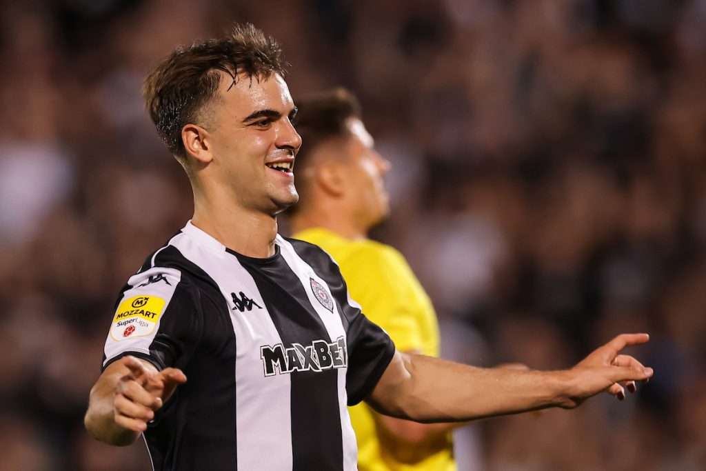 Slavljenik Joca postigao het-trik, pa ga sačekalo iznenađenje od saigrača (VIDEO)