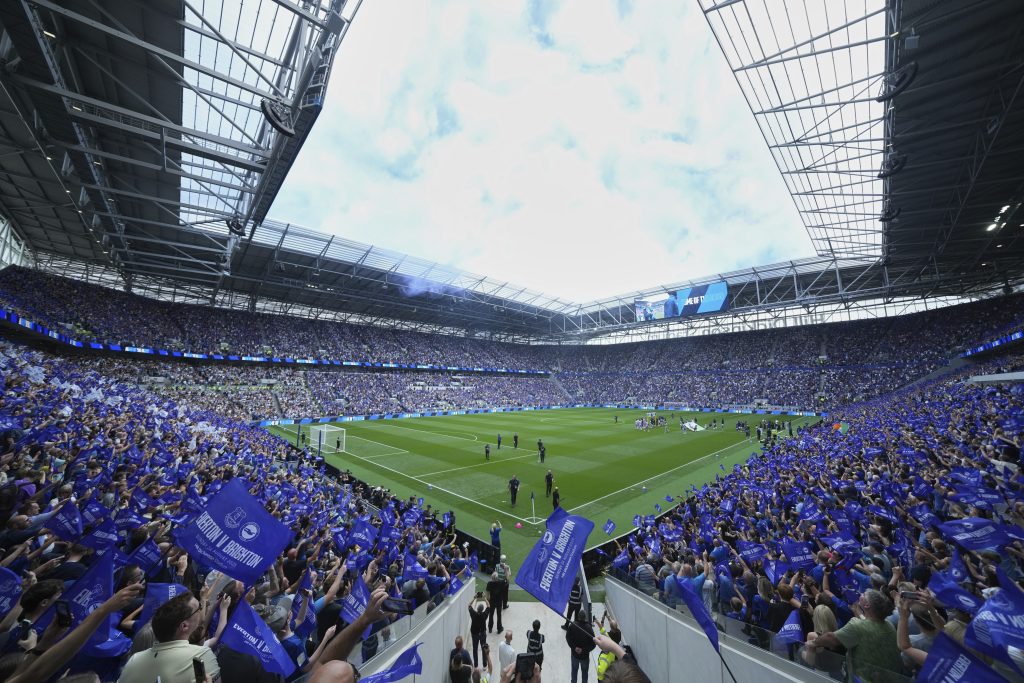 Istorijski dan u Liverpulu, Milenkoviću bod u Londonu