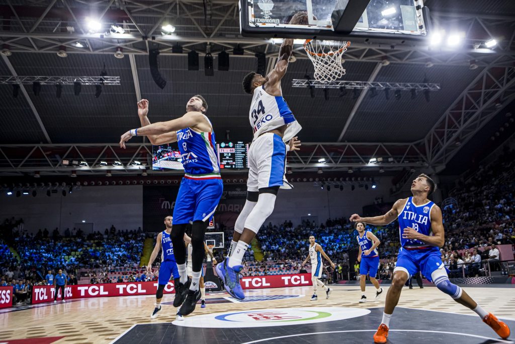 Grcima derbi: Janis zakucao „azure“, Dončić šokiran u Poljskoj